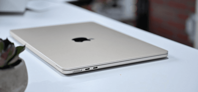 MacBook Air 2022 M2 Chip (13.6 inch | 8GB RAM | 512GB SSD | 8core CPU | 10core GPU)